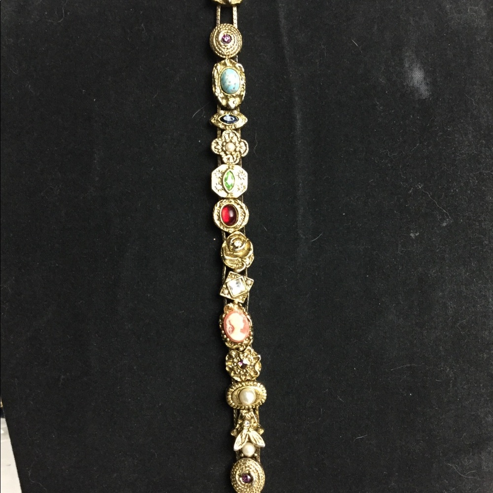 Beautiful cabochon bracelet 7 1/2 inches